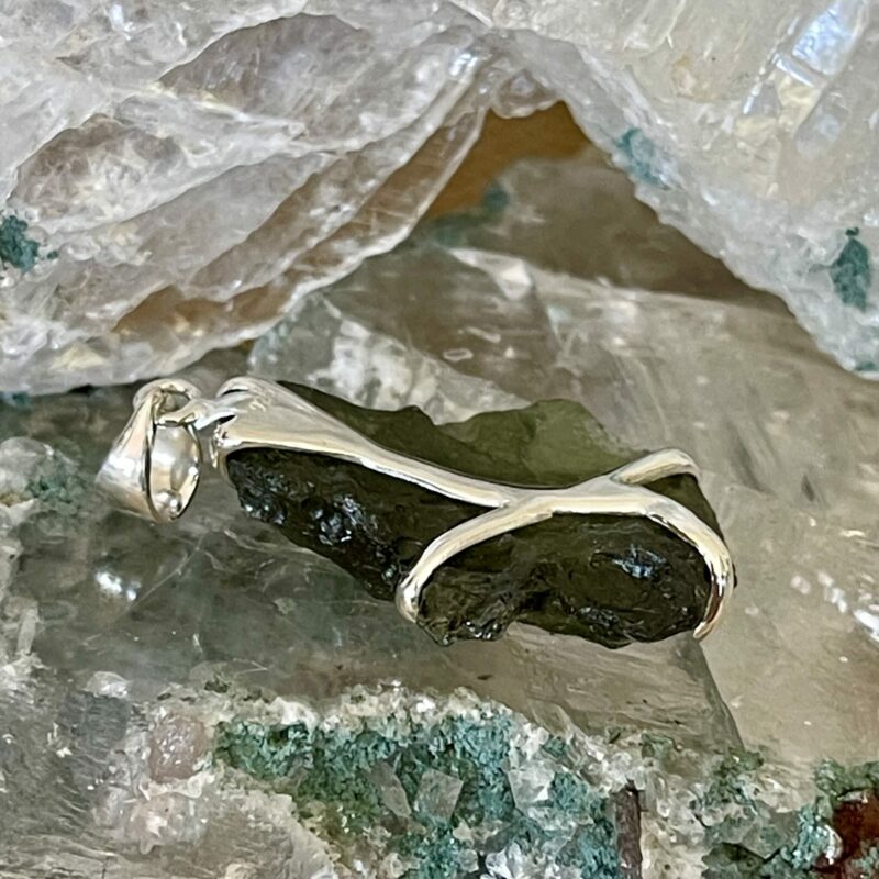magnificent moldavite moldavite pendant silver moldavite pendant