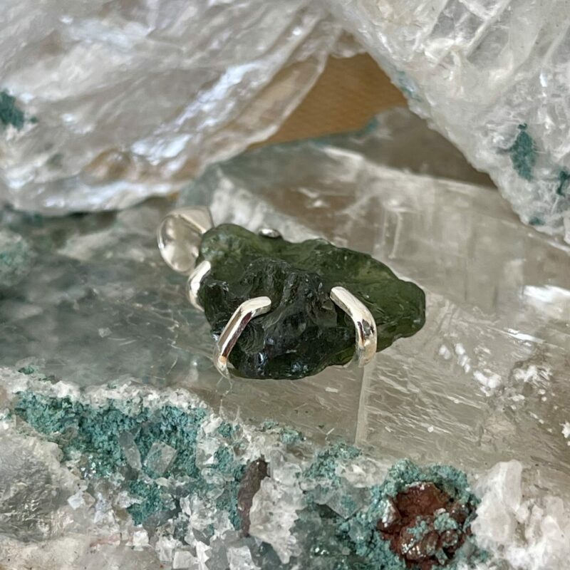 beautiful moldavite 925 sterling silver pendant