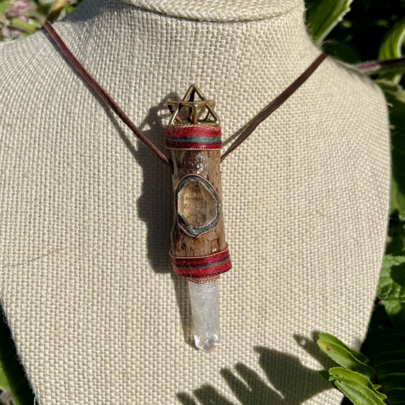 This is Talisman of Collective Wisdom with ange aura crystal point, herkimer diamond and brass merkabah