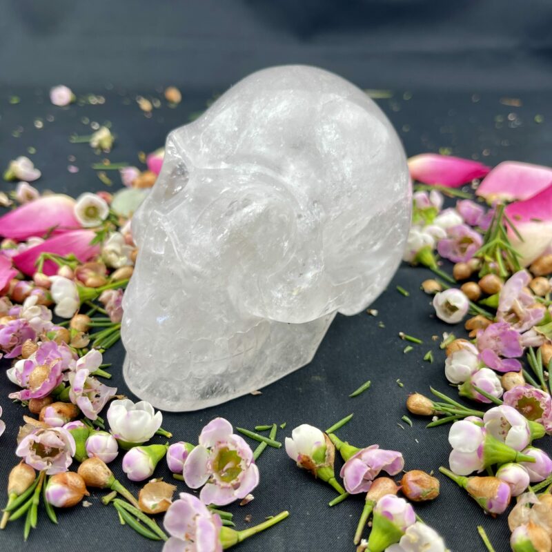 This is clear quartz large skull of illumination