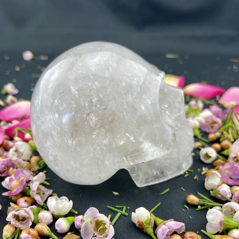 This is clear quartz large skull of illumination