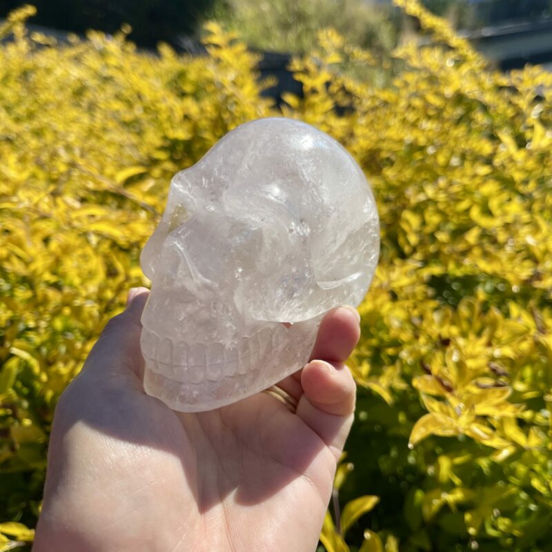 This is clear quartz large skull of illumination