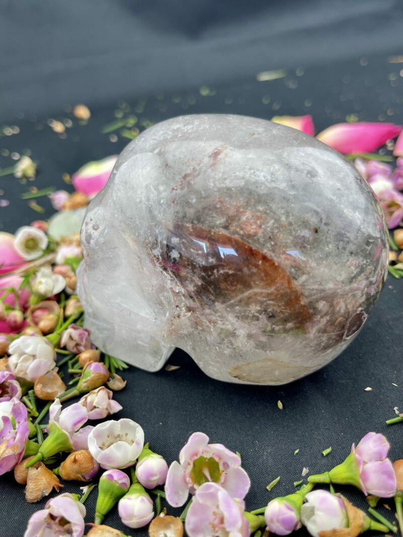 This is gorgeous garden quartz or lodolite skull of enchantment