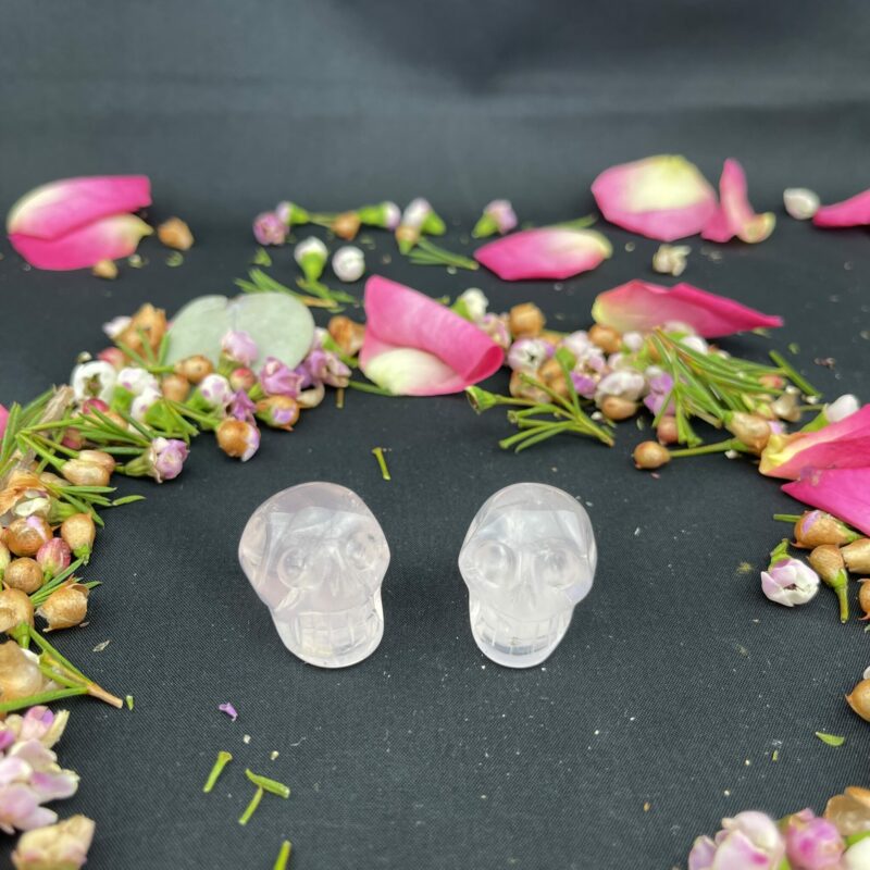 this is Mini Rose Quartz Skull