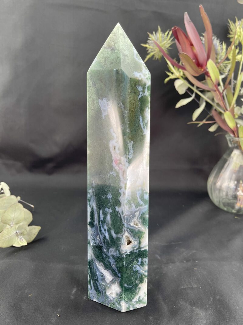 This is Dark Moss agate magical tower 1.8kg