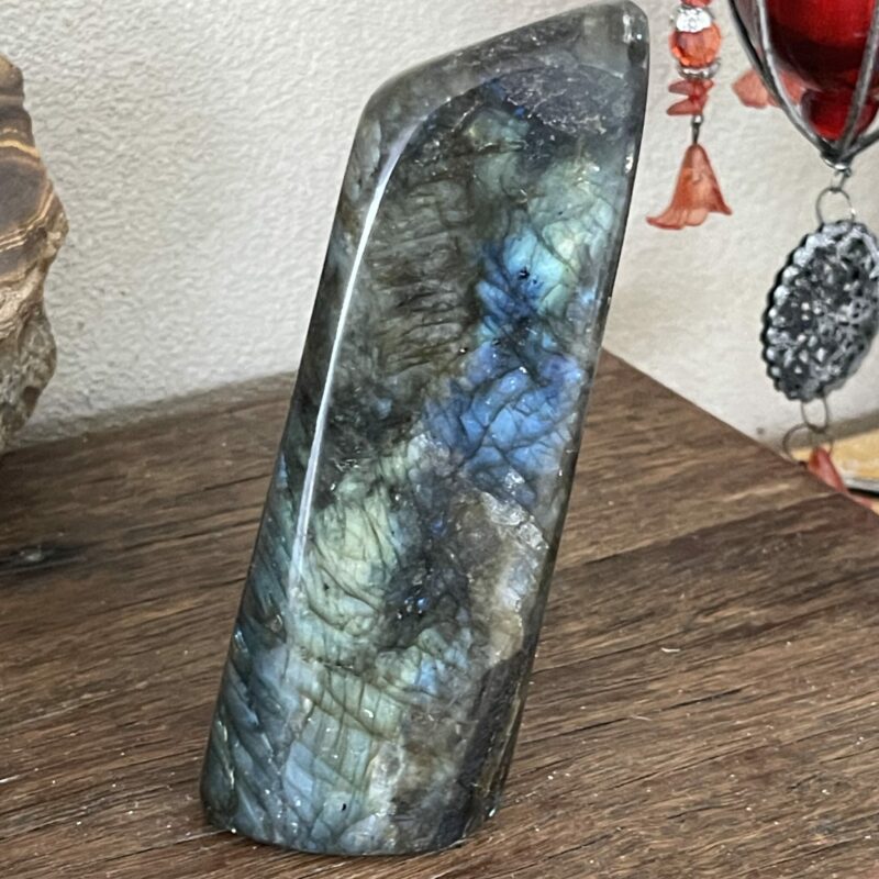 This is Majestic Labradorite Freeform- 703gr