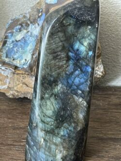 This is Majestic Labradorite Freeform- 703gr