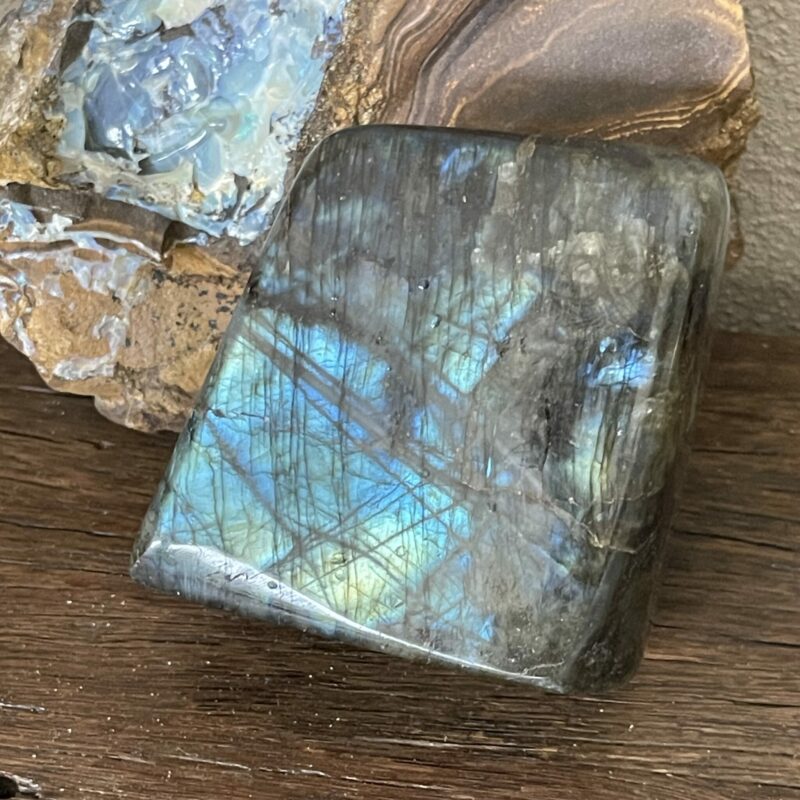 This is Mystic Aurora Labradorite Freeform (478g)