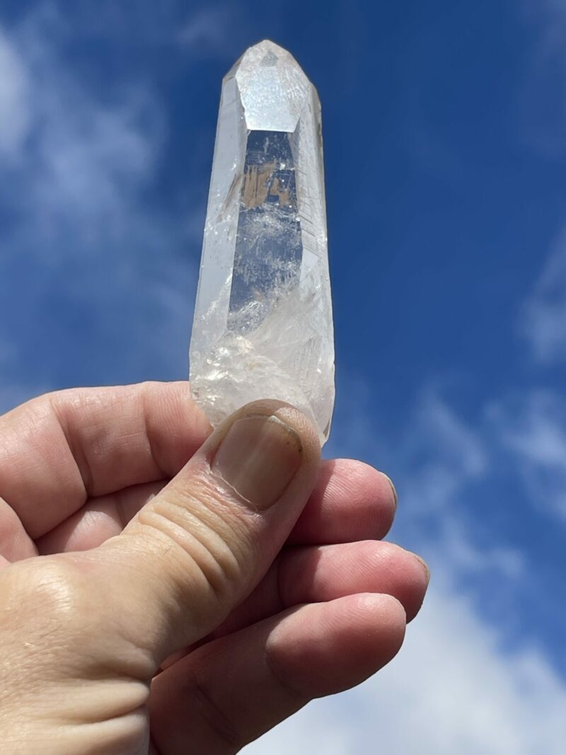 This is Clear Cute Lemurian Quartz Point – 53g