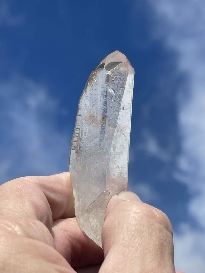 This is Clear Cute Lemurian Quartz Point – 53g