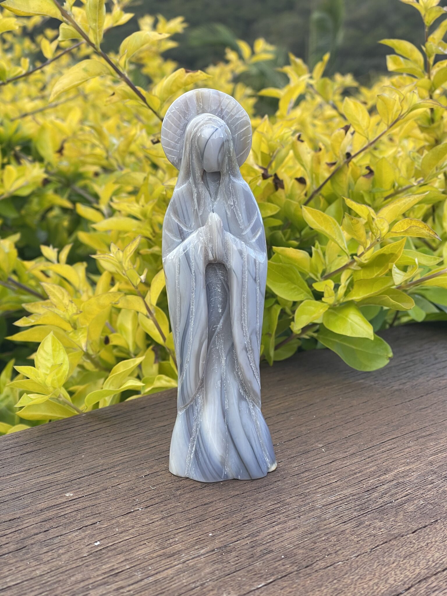 Peaceful Agate Mother Mary Carving – 15cm