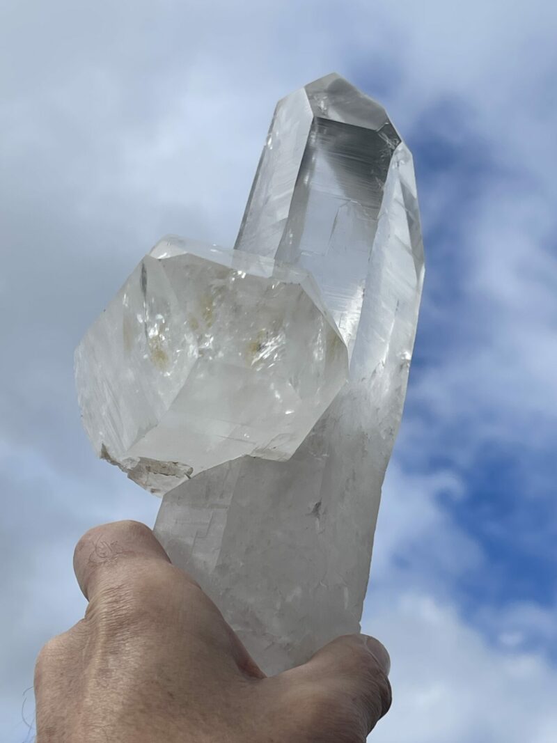 This is Magnificent Clear Quartz Bridge for Spiritual Connection – 1.39kg