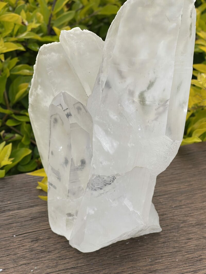 this is Amazing Clear Quartz Bridge Master – 2kg