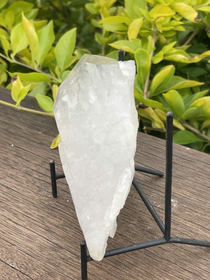 This is Clear Quartz Cathedral Lightbrary – 447g