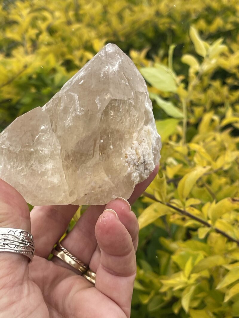 This is Stunning Clear Citrine Lightbrary – 326g