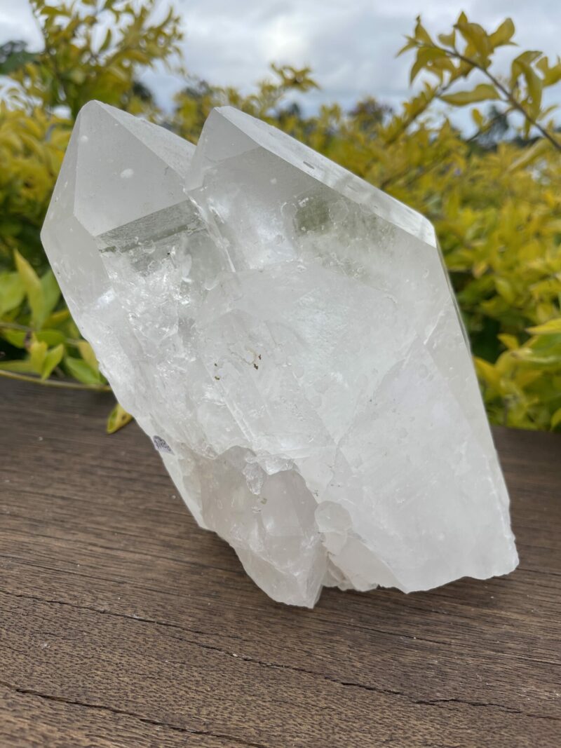 This is Twin & Tabby Clear Quartz Master Marvel – 3.18kg