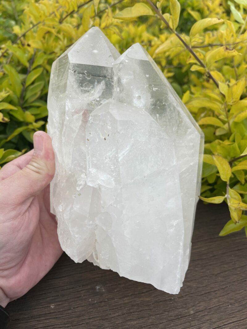 This is Twin & Tabby Clear Quartz Master Marvel – 3.18kg