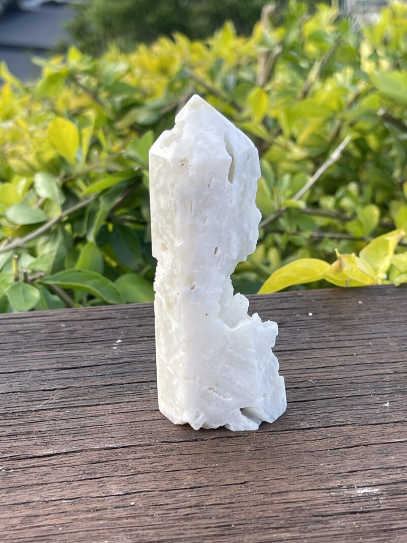 This is Radiant White Calcite Tower (111g)