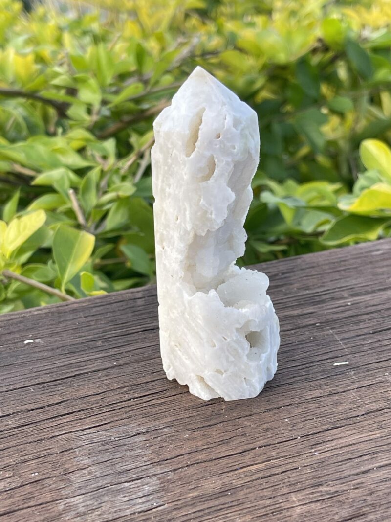 This is Radiant White Calcite Tower (111g)