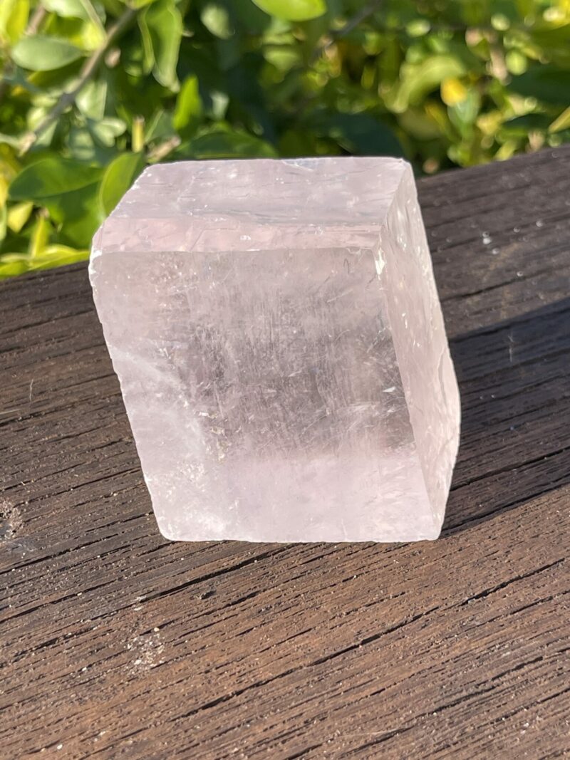 this is Soothing Pink Calcite Cube -  5x5cm 