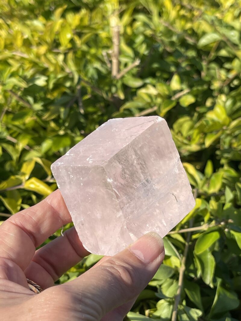 this is Soothing Pink Calcite Cube -  5x5cm 