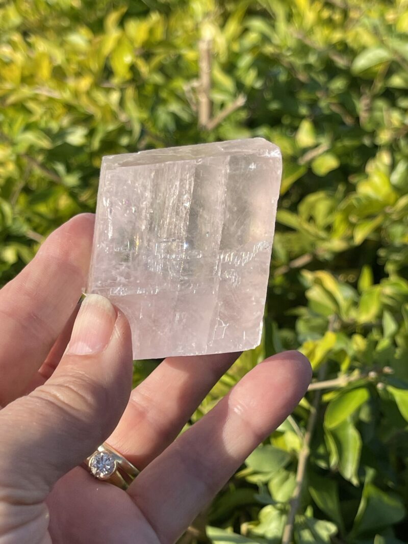 this is Soothing Pink Calcite Cube -  5x5cm 