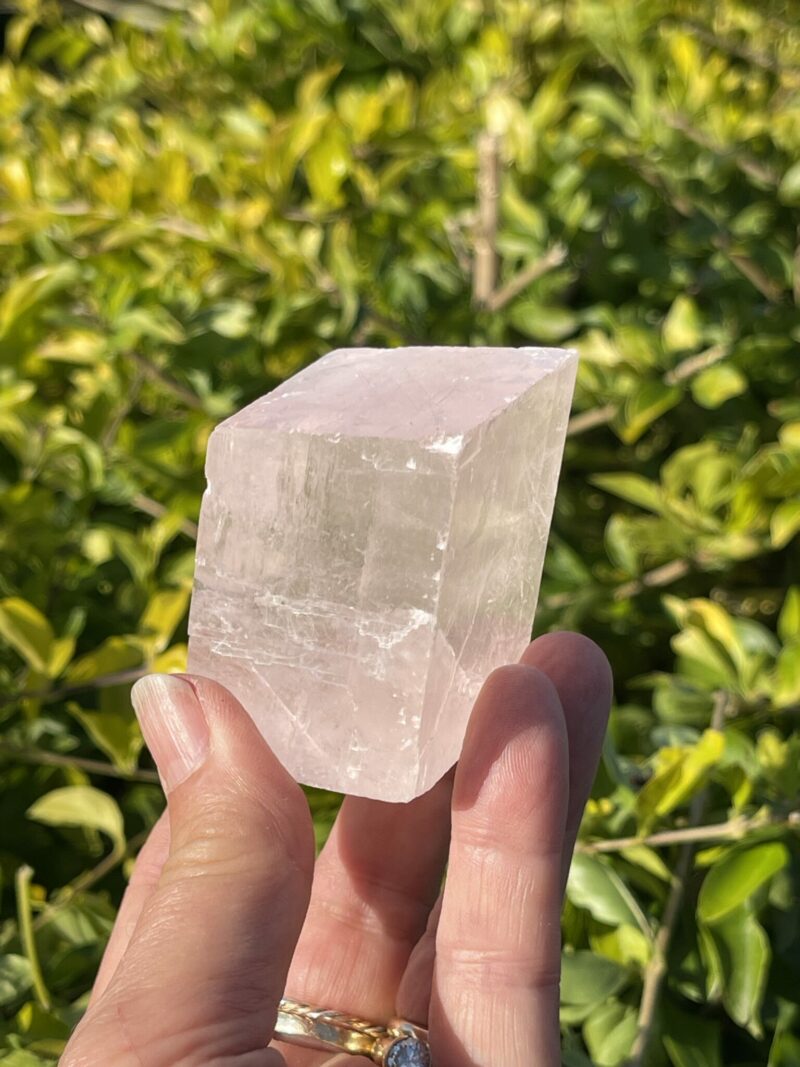 this is Soothing Pink Calcite Cube -  5x5cm 