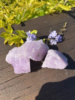 This is Raw Kunzite - 70-80g: A Beacon of Unconditional Love and Spiritual Awakening