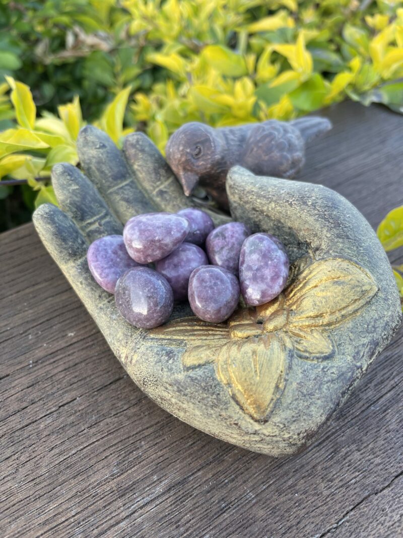 this is 3-Pack Fuchsite Tumblers for Emotional Renewal