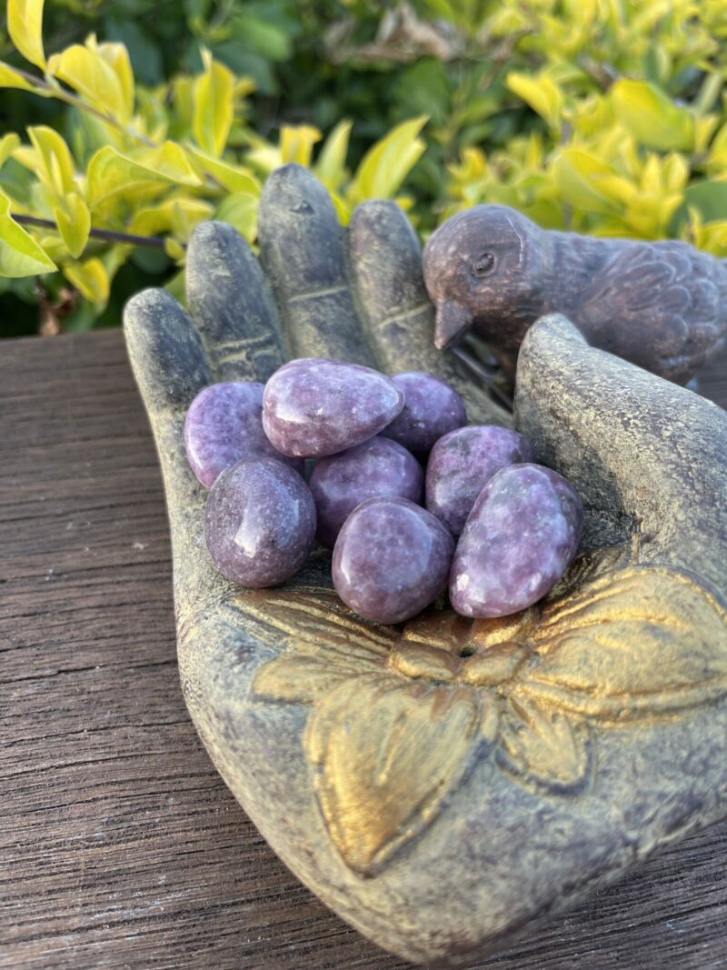 this is 3-Pack Fuchsite Tumblers for Emotional Renewal