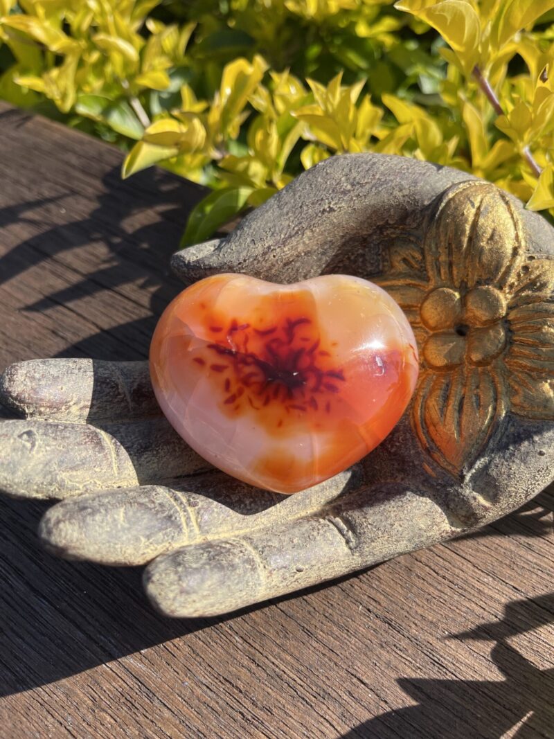 this is Grounding Carnelian Heart for Courage and Confidence