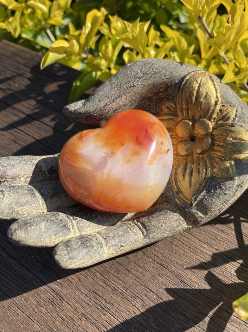 this is Grounding Carnelian Heart for Courage and Confidence