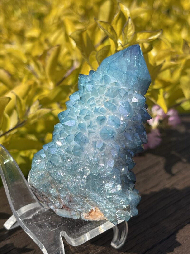 This is Calming Aqua Aura Spirit Quartz Energy Generator