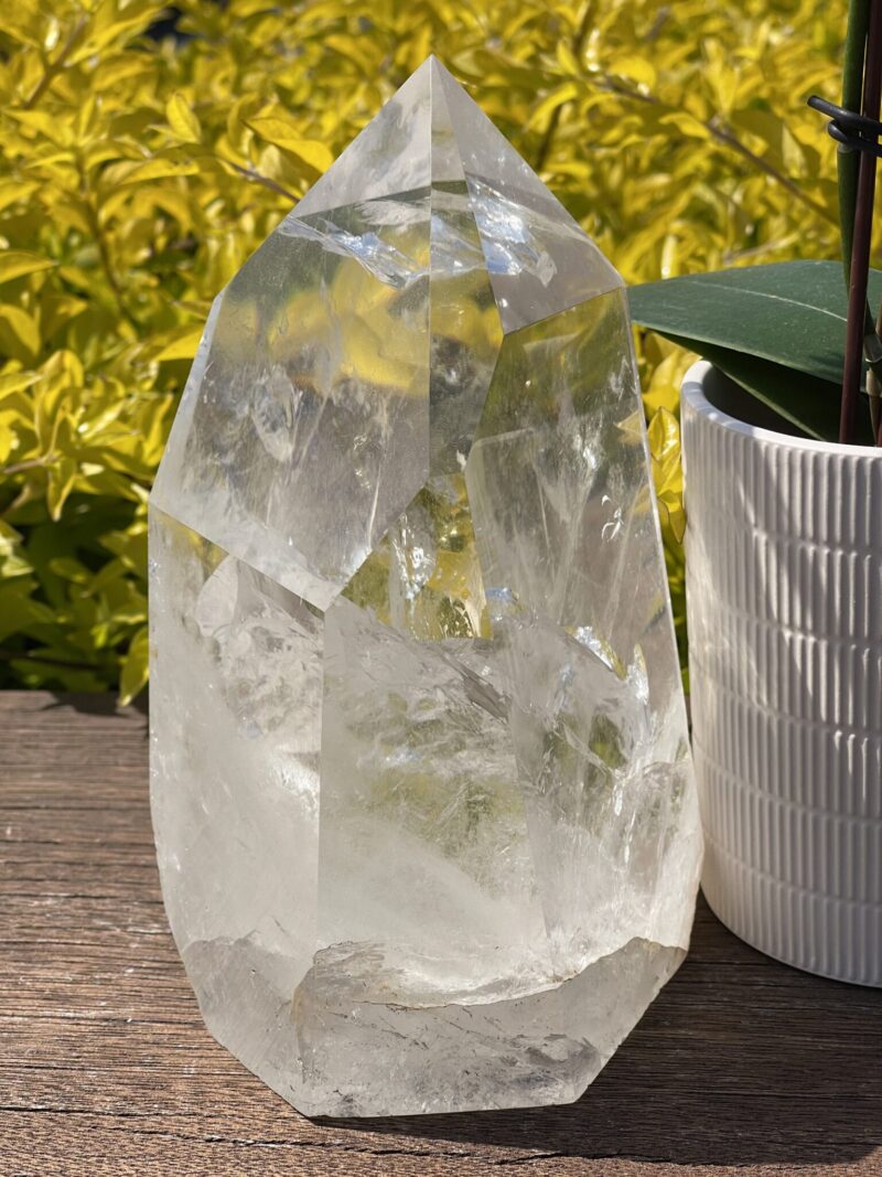 This is AAA Grade Isis Master Clear Quartz Generator – Divine Feminine Power and Healing b