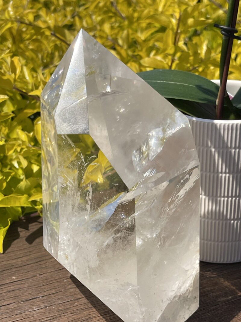 This is AAA Grade Isis Master Clear Quartz Generator – Divine Feminine Power and Healing c