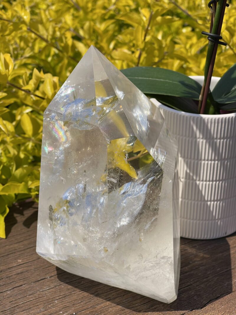 This is AAA Grade Isis Master Clear Quartz Generator – Divine Feminine Power and Healing