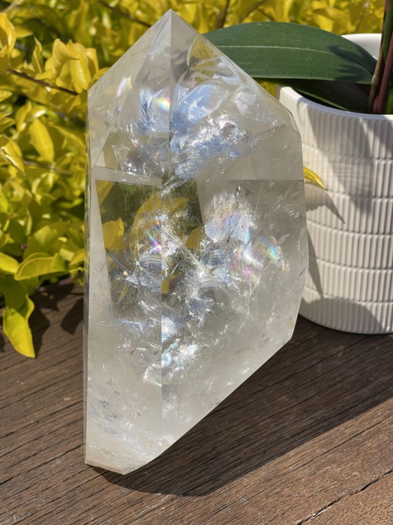 This is AAA Grade Isis Master Clear Quartz Generator – Divine Feminine Power and Healing