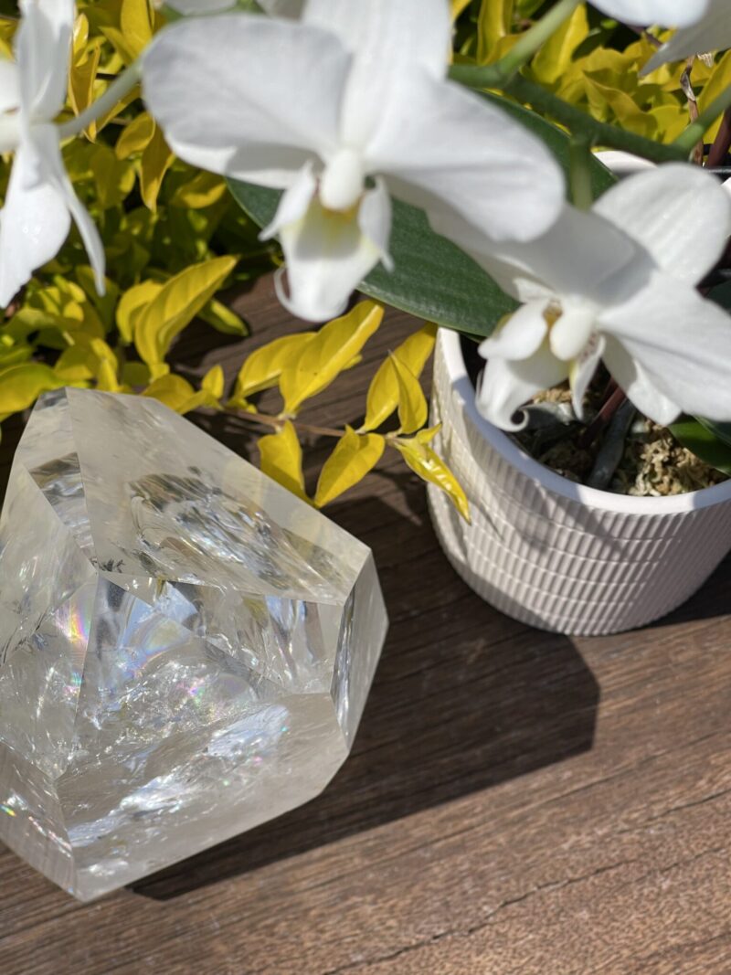 This is AAA Grade Isis Master Clear Quartz Generator – Divine Feminine Power and Healing