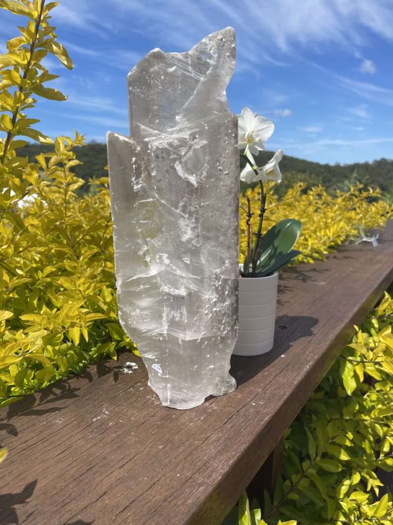 This is uniquea and Rare Raw Selenite Tower Specimen with Keys from Naica Mine (1.27kg)