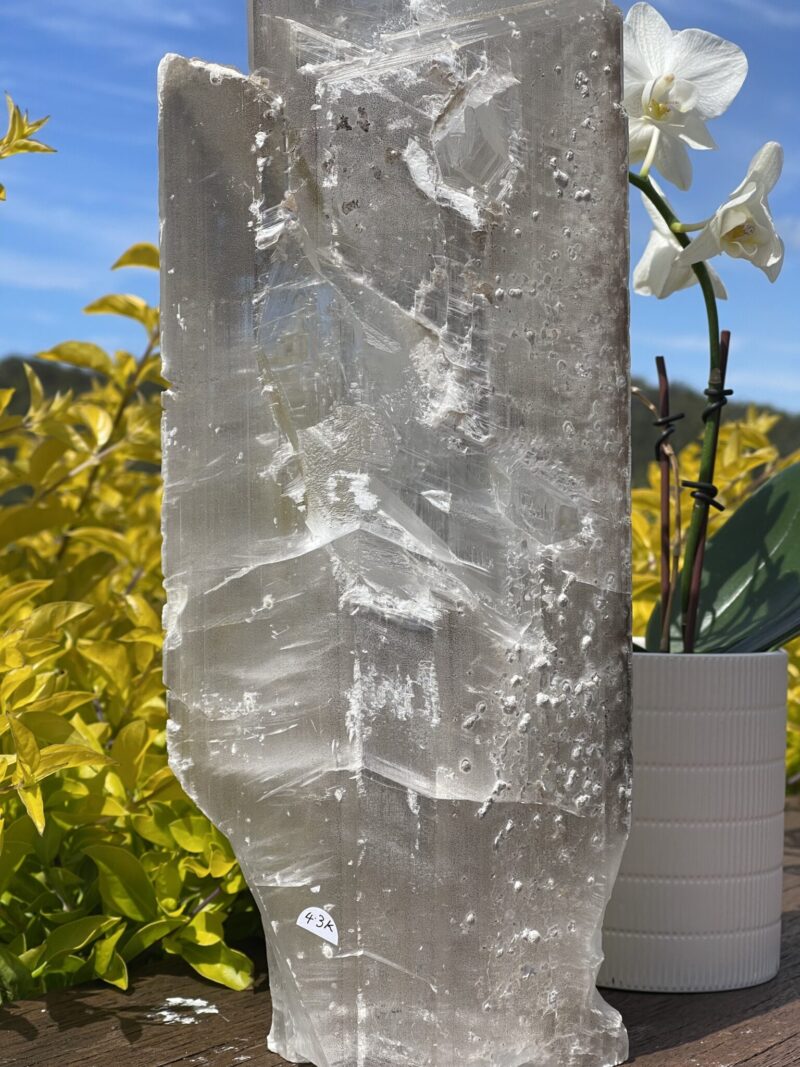 This is uniquea and Rare Raw Selenite Tower Specimen with Keys from Naica Mine (1.27kg)