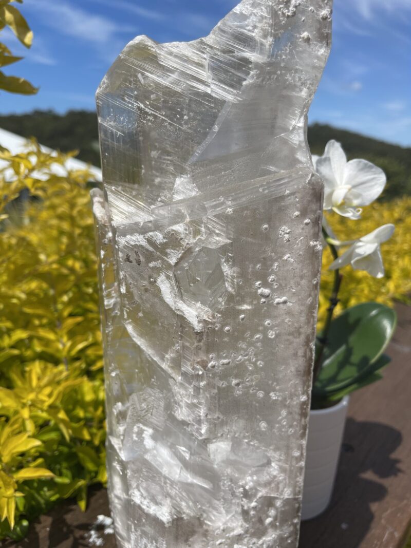 This is uniquea and Rare Raw Selenite Tower Specimen with Keys from Naica Mine (1.27kg)