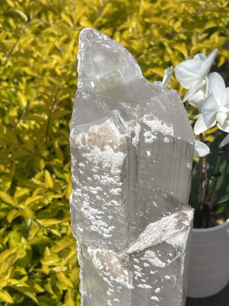 This is uniquea and Rare Raw Selenite Tower Specimen with Keys from Naica Mine (1.27kg)