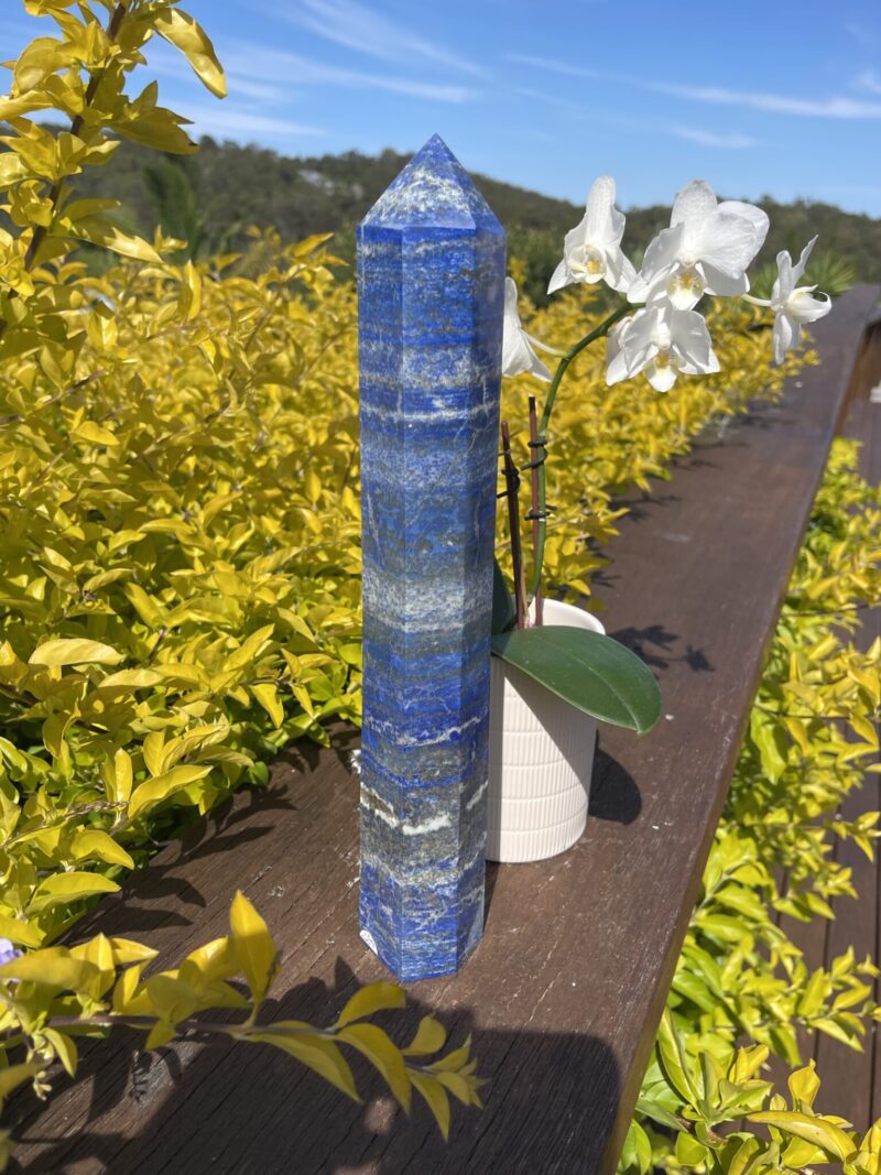 This is Divine Wisdom AAA Lapis Lazuli Generator Tower 1.5kg