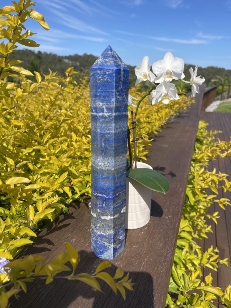 This is Divine Wisdom AAA Lapis Lazuli Generator Tower 1.5kg