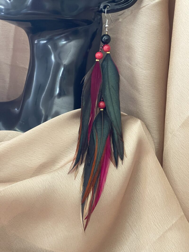 These are Mesmerizing Wine and Black Feather Earrings 20cm