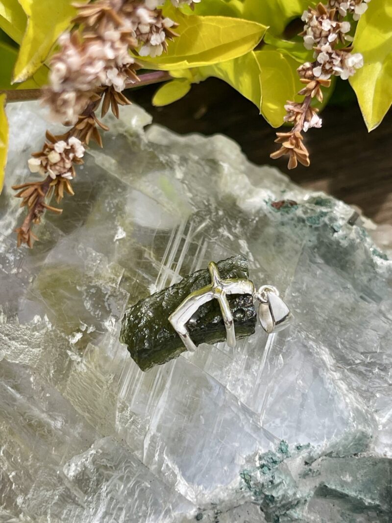 this is Cosmic Grace Moldavite Pendant in Silver M516