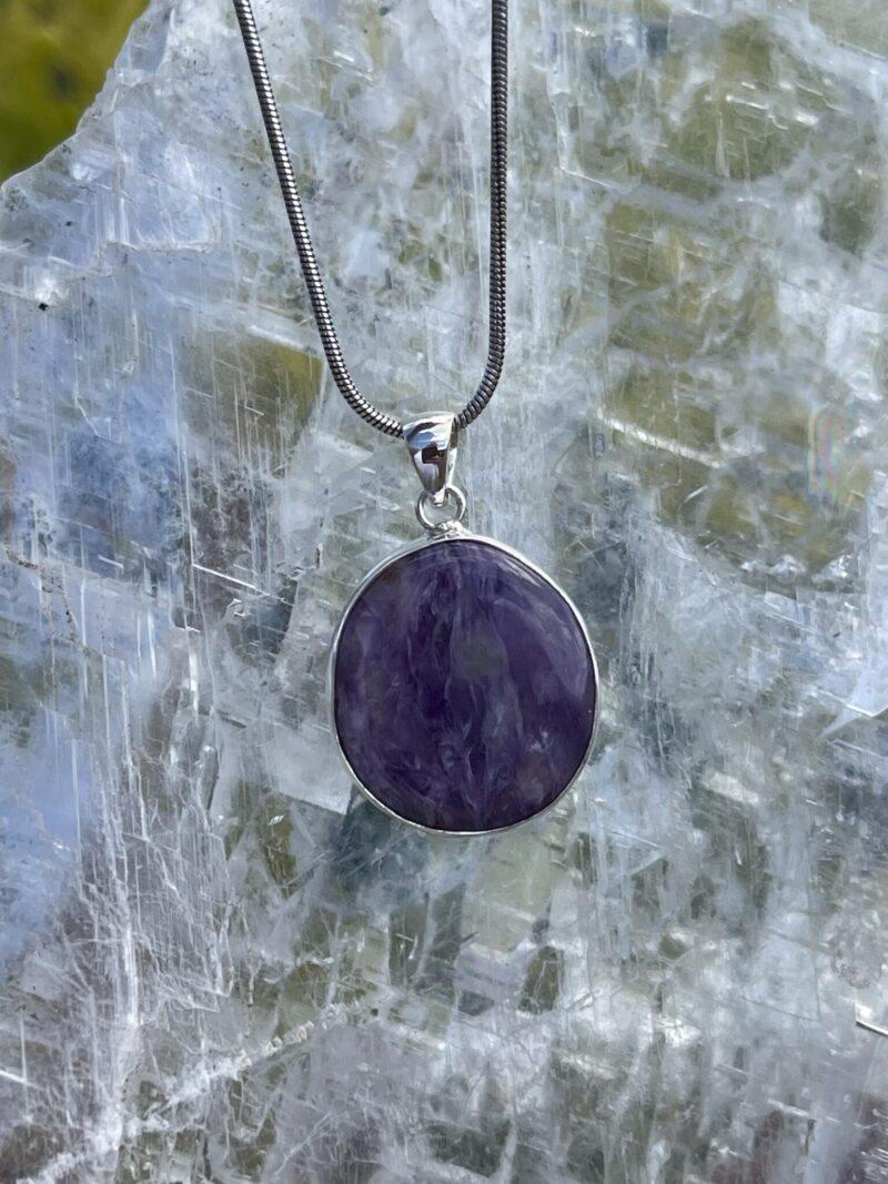 this is Round Charoite Pendant in Silver