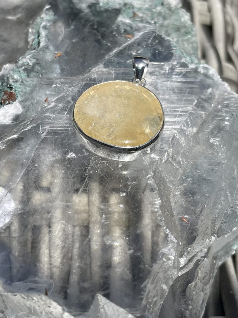 Citrine Round Pendant in Silver