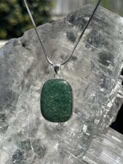 Round Green Aventurine Pendant in Silver