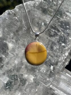 Round Mookaite Pendant in Silver